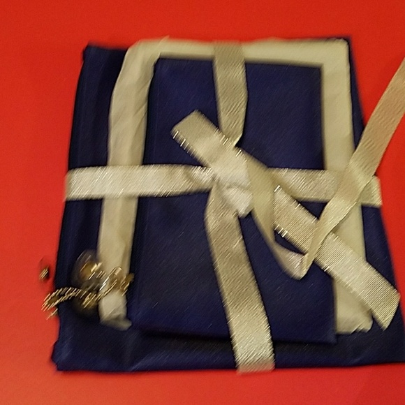 NWOT THREE DIFF SIZES COSMETIC POUCH - Picture 2 of 2